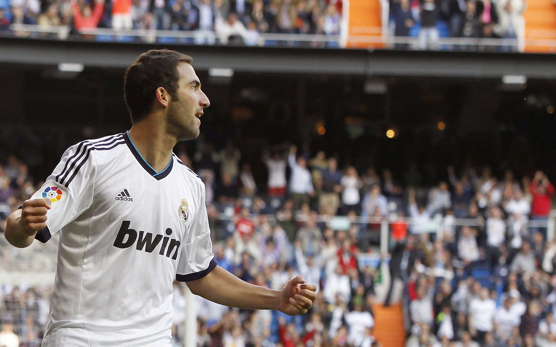 开云体育中国-英超争冠之夜,三笘薰完成里程碑,亚洲足球的无声革命